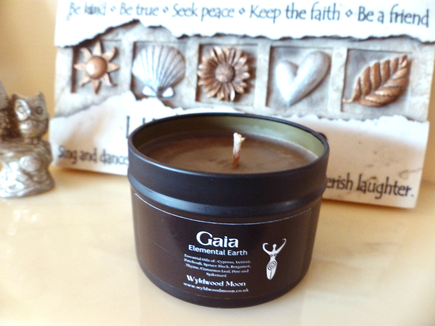 Gaia Scented Candle (Earthy, Woody)